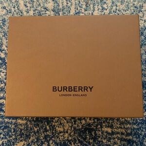 Burberry shoebox